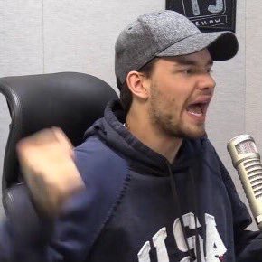 polls4teens's tweet photo. me during the video vs. after it ended 

#10YearsOfOneDirection https://t.co/2GX48ARdID