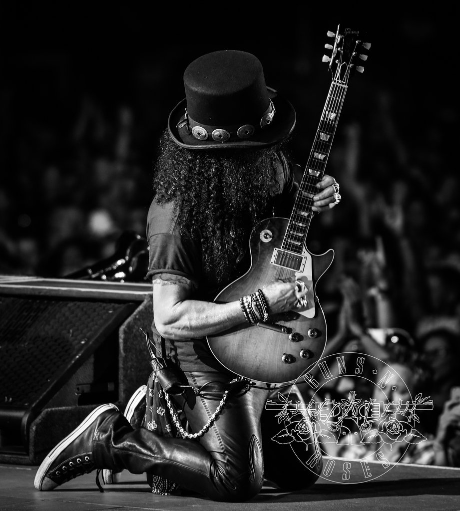 🎩🎸 HAPPY F'N BIRTHDAY TO SLASH, WHO TURNS 55 TODAY!! 🎈🎉