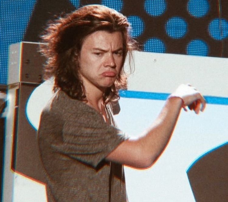 alyssakashmer's tweet photo. Me realizing thereโs nothing after the black screen #TenYearsOfOneDirection #TenYearsOf1D #tenyearsonedirection https://t.co/eaykh3xNyG