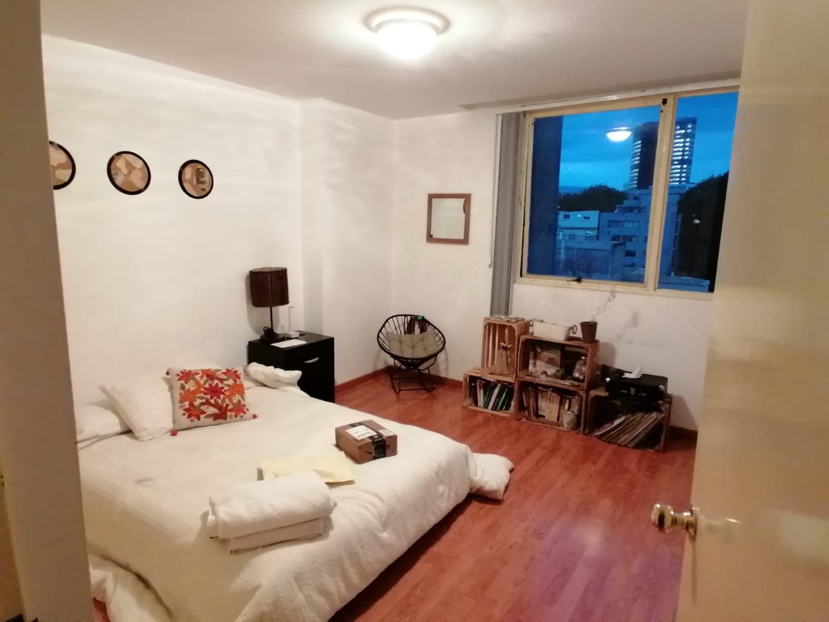 ValeriadeLR's tweet photo. BUSCO ROOMIE! (CDMX)
Depto en la Juárez, buena ubicación con varias estaciones del metro cercanas. Con cuarto de lavado privado, elevador y cámaras de seguridad. Si te interesa +info escríbeme un bonito mensaje, si no te interesa regálame un bonito RT. Por su atención gracias. https://t.co/v11NnrG61Q