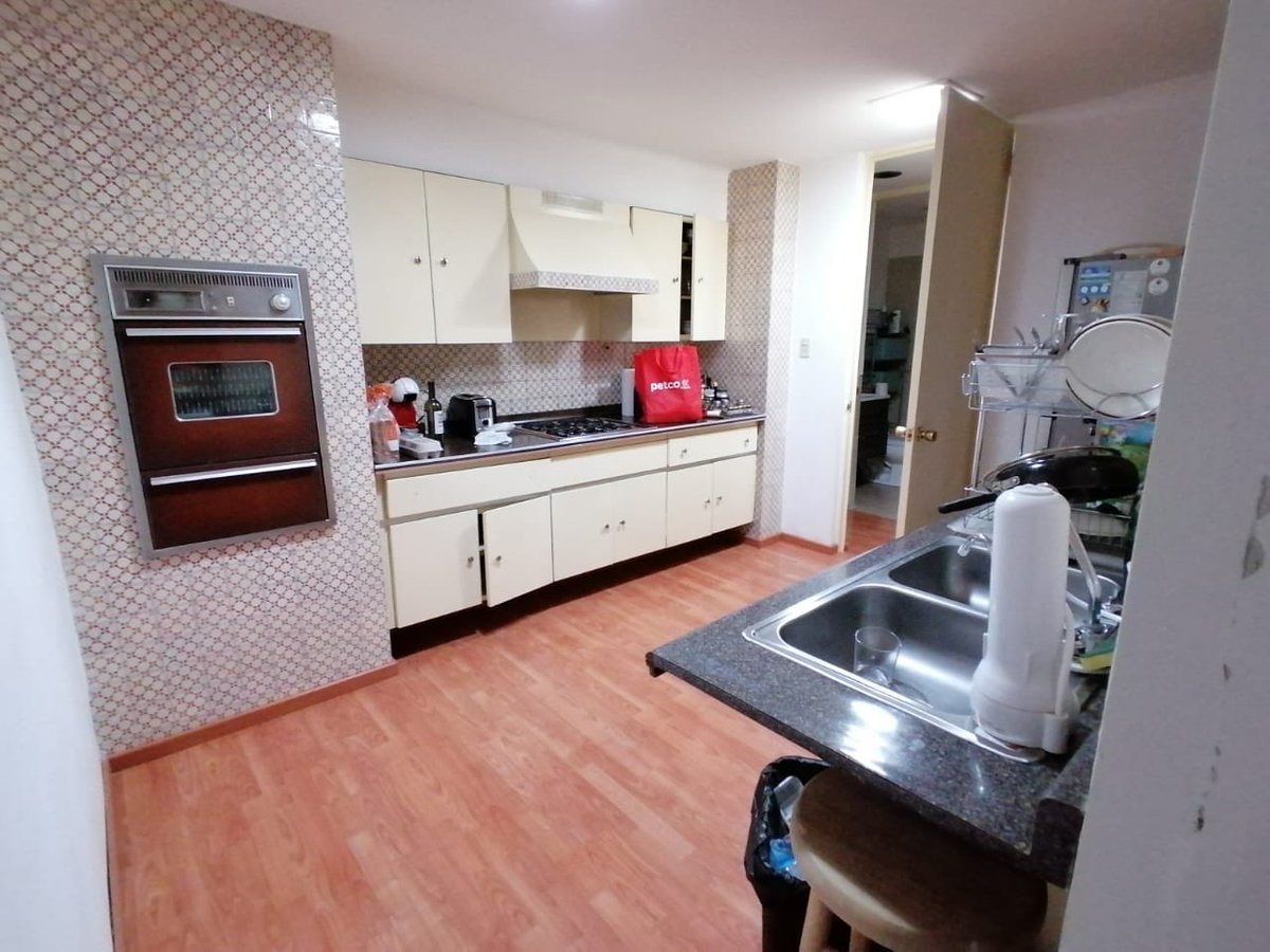 ValeriadeLR's tweet photo. BUSCO ROOMIE! (CDMX)
Depto en la Juárez, buena ubicación con varias estaciones del metro cercanas. Con cuarto de lavado privado, elevador y cámaras de seguridad. Si te interesa +info escríbeme un bonito mensaje, si no te interesa regálame un bonito RT. Por su atención gracias. https://t.co/v11NnrG61Q