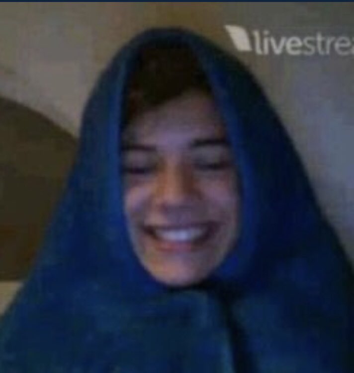 oliviahadley_'s tweet photo. Me during                            Me after 
the video.              Vs          the video
#10YearsOf1D #10YearsOfOneDirection https://t.co/Dpah8nDhZj
