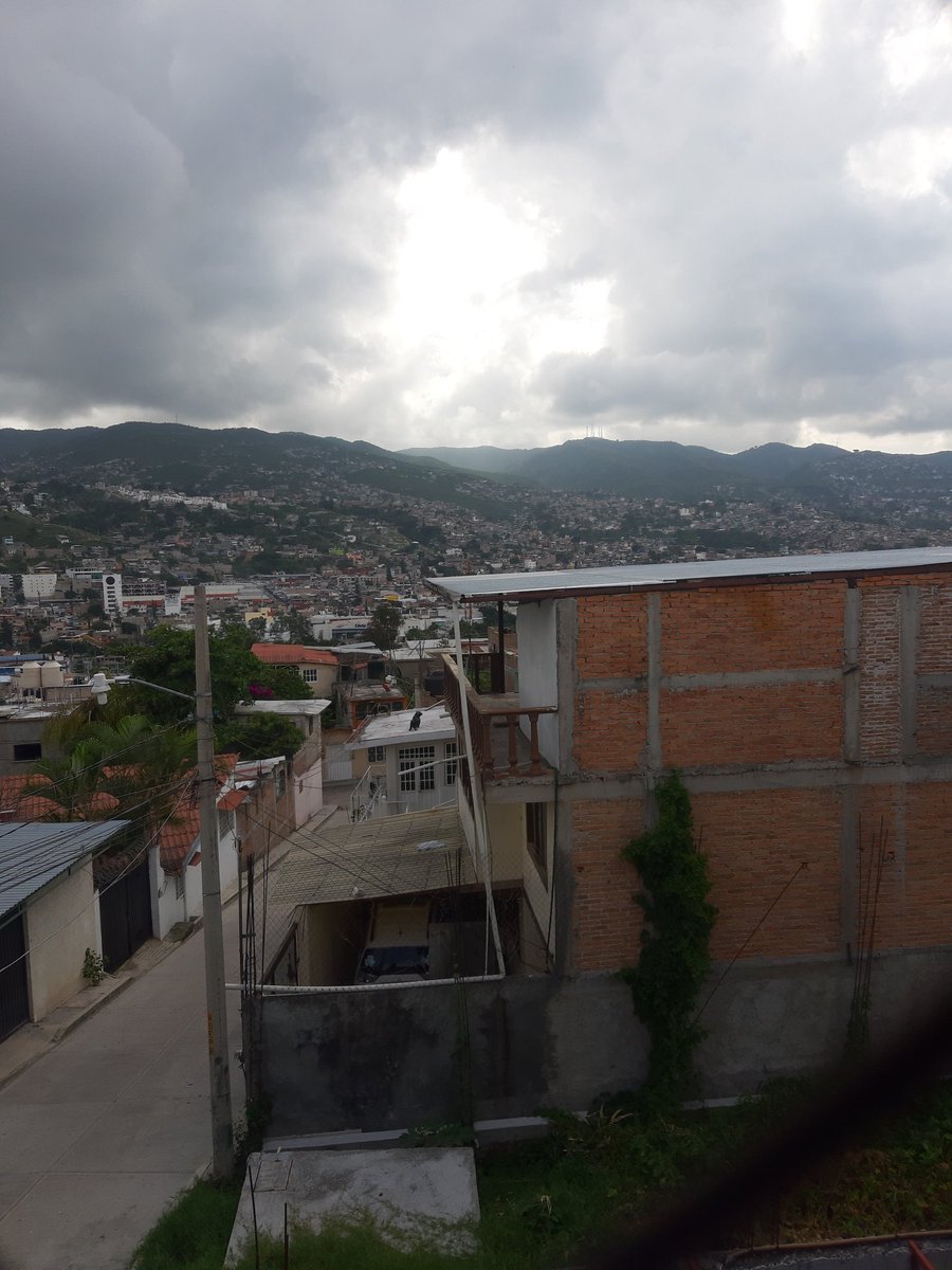 Carlosfm85's tweet photo. @claudifonos #ReactorEnCasa @Reactor105 Buenos días. Profesor, desde la ahorita nublada Chilpancingo, nos perdimos las primeras horas, pero poniéndome al momento, no se por que están con eso, pero obvio que apoyo #Juliantla de mi paisano. Saludos a virtuales a ti y todos, colega. https://t.co/0NHCmSFs22