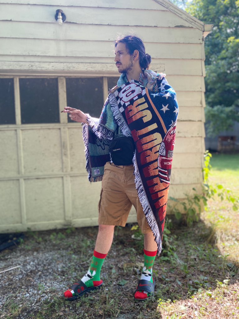 LxPagx's tweet photo. I majored in Dripology. #EarnhardtJR #FannyPack https://t.co/9FclmfsiWI
