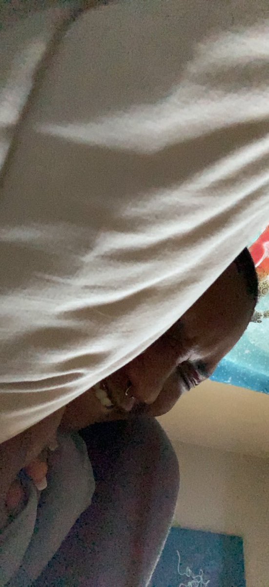 tayyylor01's tweet image. If anyone wants to know how @annikarut13 is doing today...the answer is not good. #TenYearsOfOneDirection