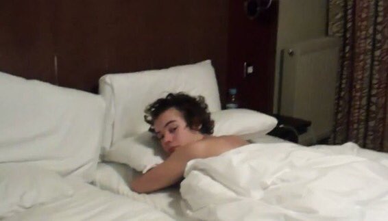 babycakeslt's tweet photo. LARRIES ARE WE OKAY https://t.co/XNT6oqJJZ4