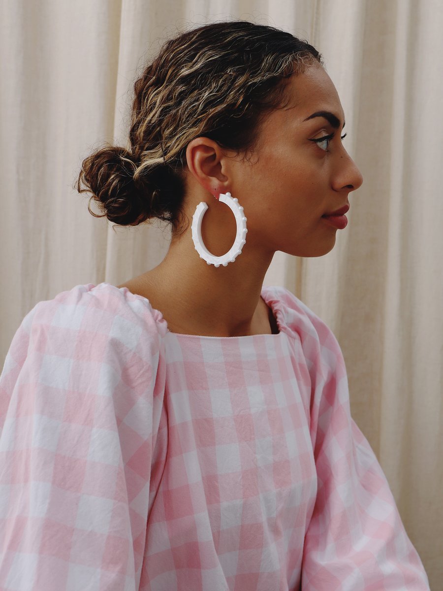 ✨ We've just launched our new pearly hoops! ✨
Shop the Freya, Grace and Olivia Hoops now...
wolfandmoon.com/collections/new

#handmade #shopsmall #jewellery