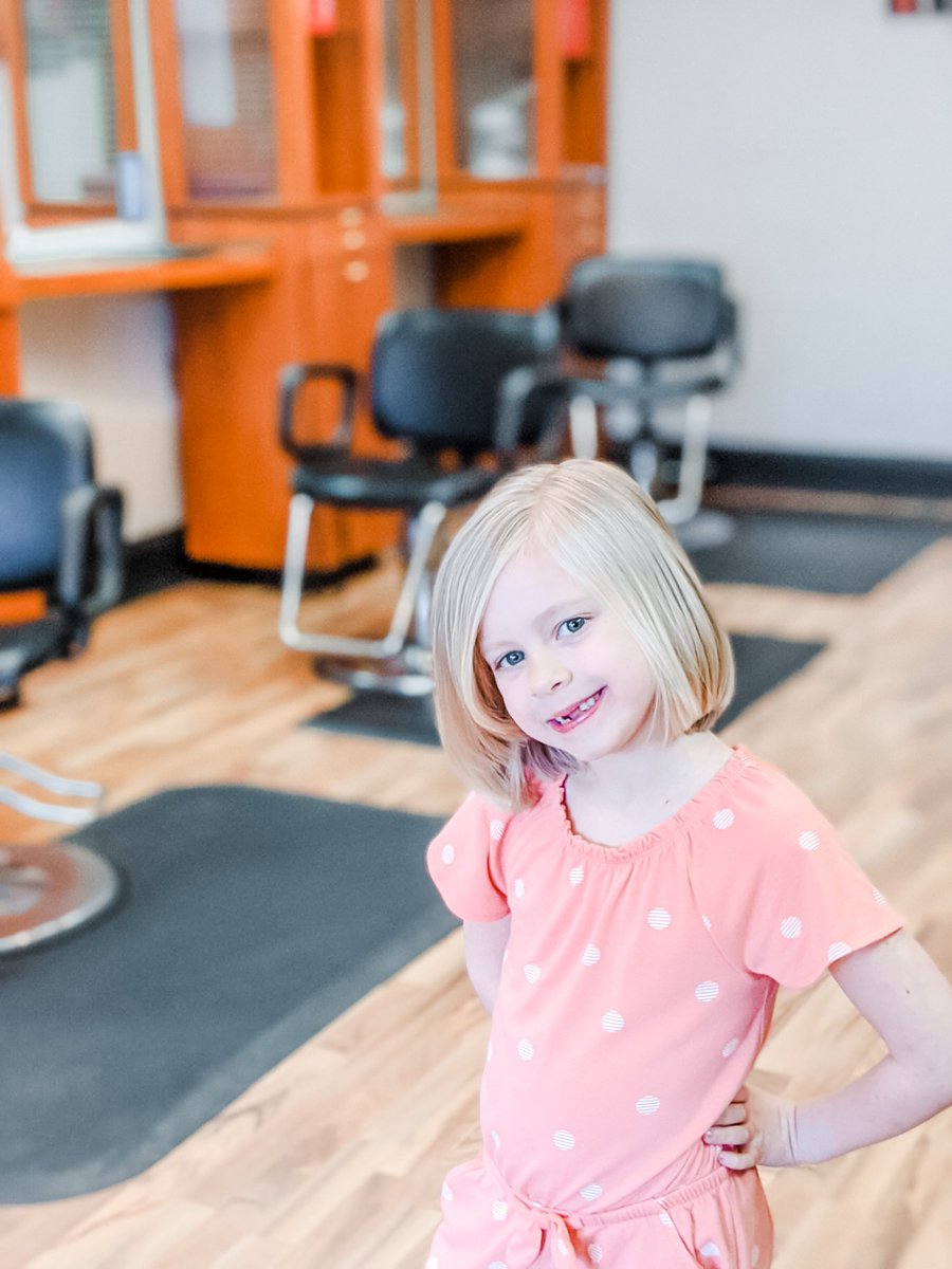baerfam's tweet photo. A little #Throwback for you! I visited my local Fantastic Sams Cut &amp; Color pre COVID-19, and am sharing below what my experience back in January was like! #ad @FSHairSalons #FantasticSams https://t.co/WQIm2cxm9g https://t.co/4Tuui0yCGY
