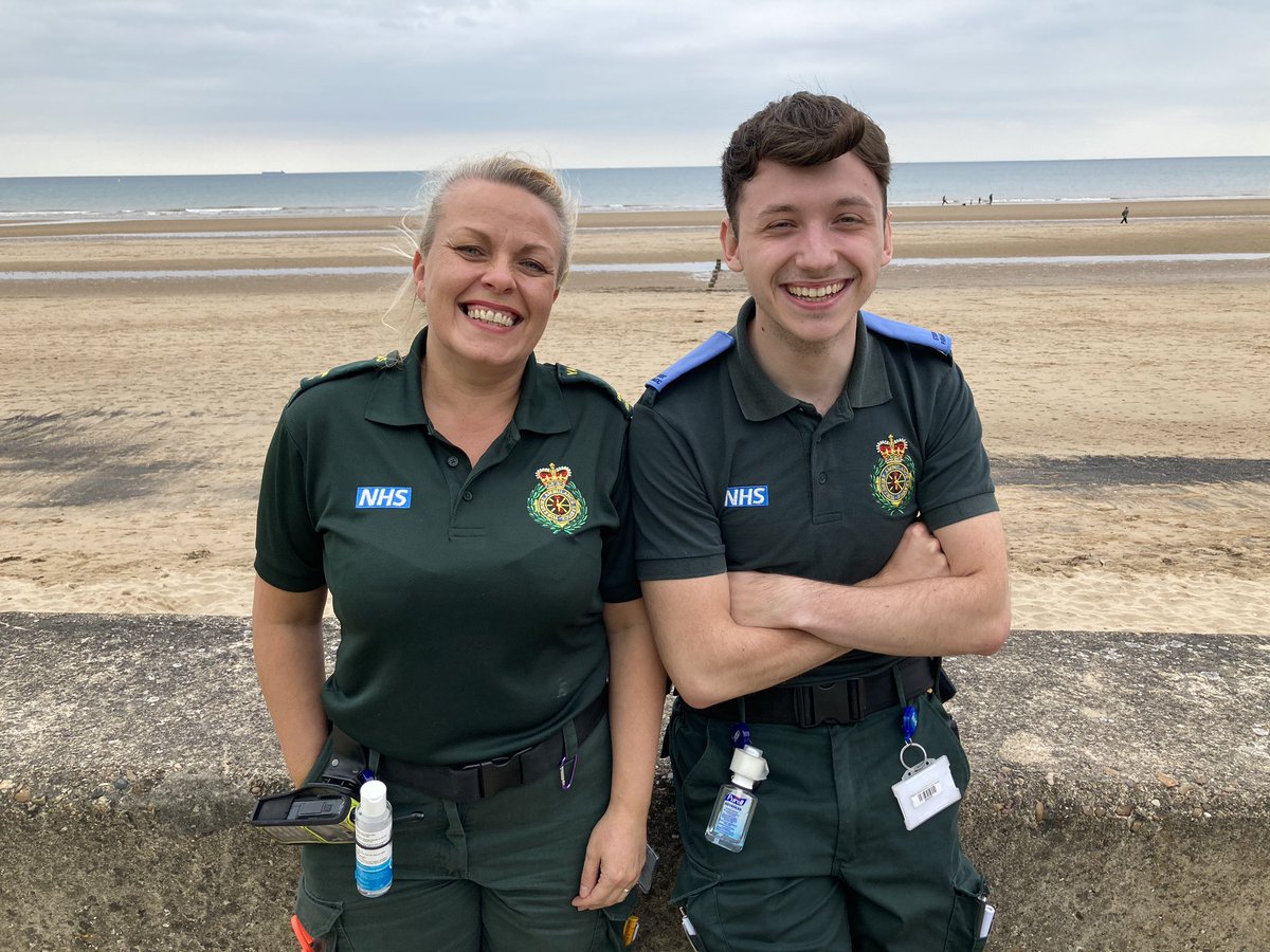 BerridgeSam's tweet photo. On standby in #bridlington with ECA Vicki and Student Paramedic Danny on a not so sunny day! They even starred in the #hellomynameisday videos for @YorksAmbulance 😜. Great place to work 😀. #yorkshire @dannycooper_99 https://t.co/46boQhHC47