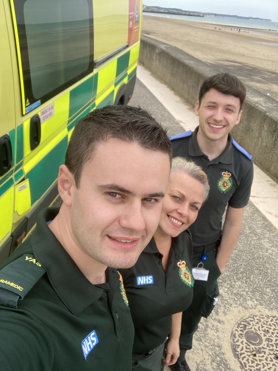 BerridgeSam's tweet photo. On standby in #bridlington with ECA Vicki and Student Paramedic Danny on a not so sunny day! They even starred in the #hellomynameisday videos for @YorksAmbulance 😜. Great place to work 😀. #yorkshire @dannycooper_99 https://t.co/46boQhHC47