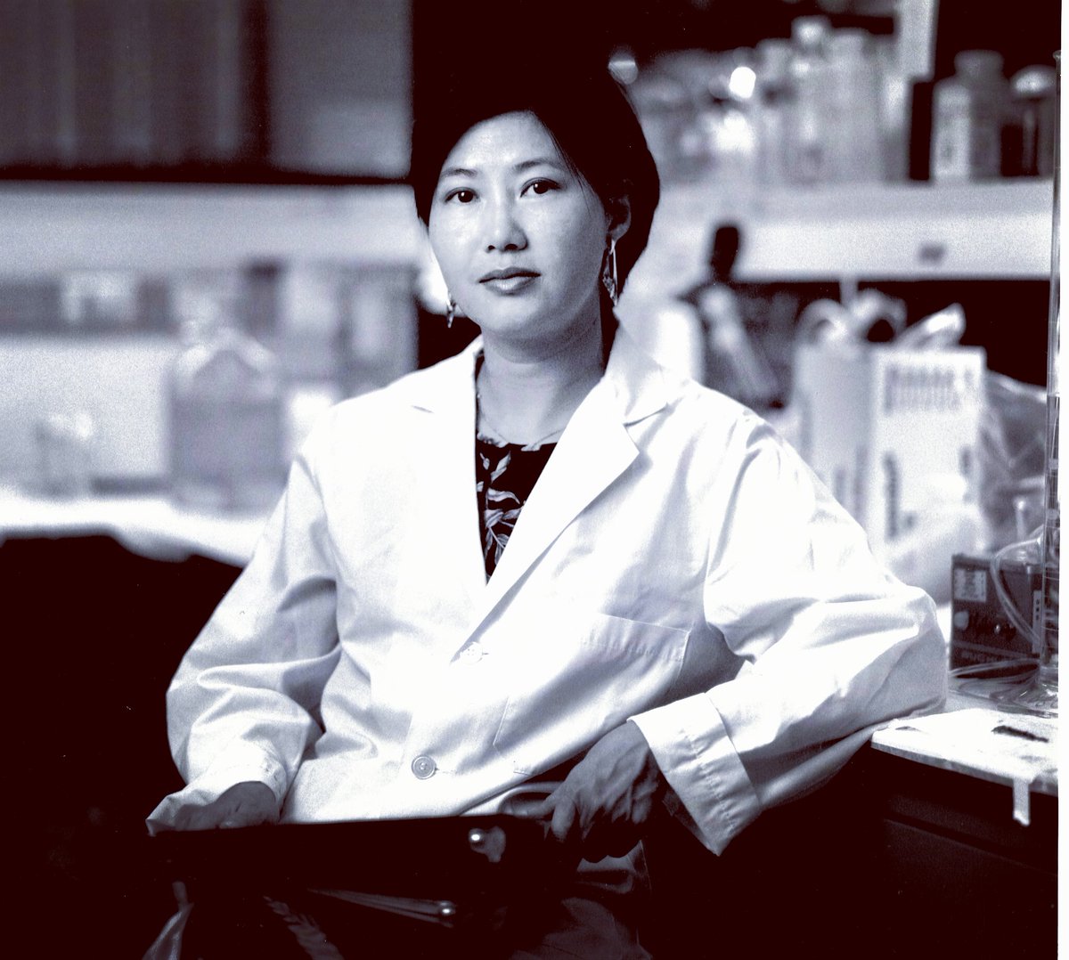 Sev7nthCircle's tweet photo. Flossie Wong-Staal 1947-2020 pioneer HIV/AIDS researcher; 1st scientist to clone HIV and map it, which led to testing; Chief Scientific Officer of iTherX until 2017; most cited scientist thru the 1980s
#flossiewongstaal #HIV #womeninscience #AIDStesting
#itherxpharma https://t.co/bgMyioaa6C