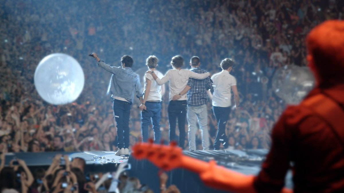 beeyayapot's tweet photo. Still, couldn't sum up how thankful i am for the boys! They've been a great part of my life! My high school memories are full of One Direction, and i couldn't be thankful enough. To our boys, continue smashing the world! Thank you and i love you. 

#onedirection10years https://t.co/loTOTb4E1f