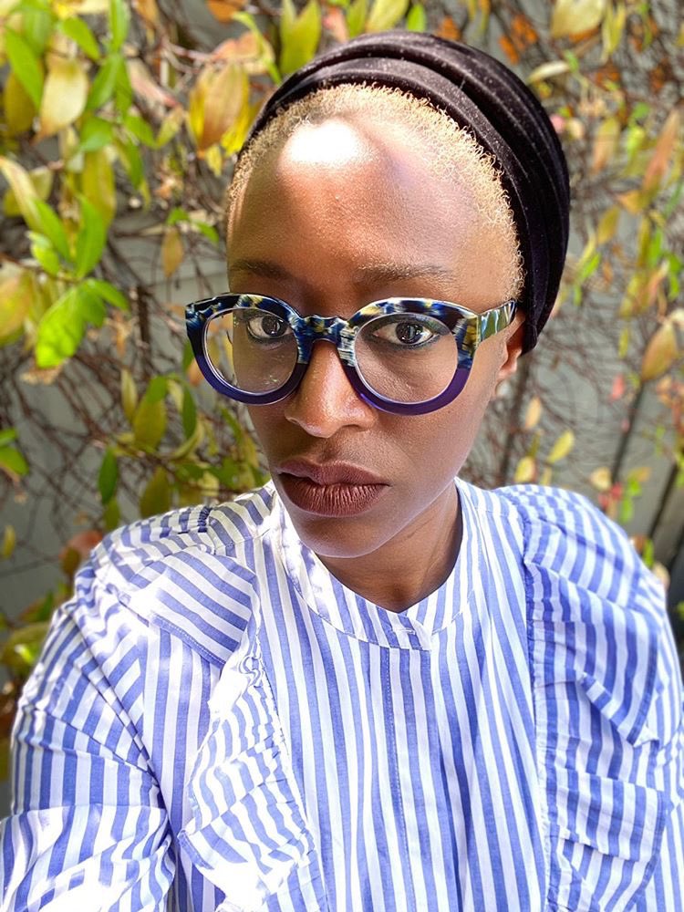 BossyBeautyInc's tweet photo. Put on some lipstick and H U S T L E!!
@TheAishetu in Hustle from our #PowerWomanEssentials collection.
Shop this stunning shade today https://t.co/87PM1RdHyx
#BossyCosmetics #LipsbyBossy #ShopBossy #ShopClean https://t.co/DGppdQjzdc