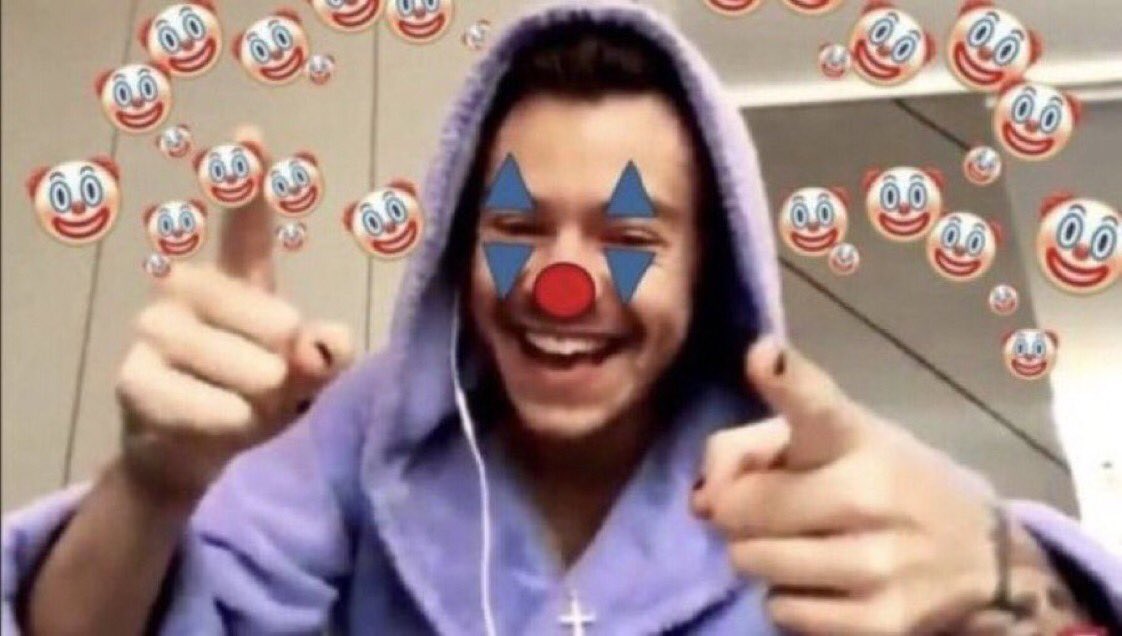 whoisnnerea's tweet photo. 4 horas esperando para ver un vídeo que no dura ni 5 minutos 🤡🤡🤡 #10YearsOfOneDiretion https://t.co/lIGQlxe7rR