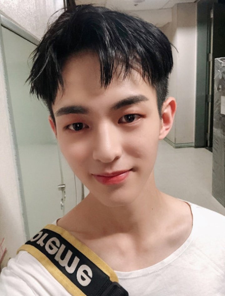 MyungjunMinhyuk's tweet photo. @ncusofficial Happy birthday my sweetie Eos ✨💓💘
Today is a special and beautiful day, it was the day that a beautiful star was born, congratulations on your day!! I hope you are better, please keep focusing on your health, we will always, always be here for you, ILY ♥💕
#HappyEosDay https://t.co/FsNeXaQ63n