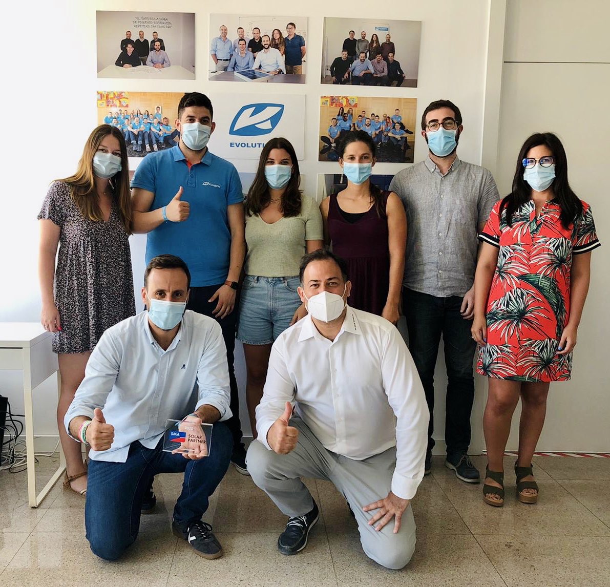 KoneryEE's tweet image. ¡Oficialmente ya somos #SolarPartners! 🤝 Del Partner Program de @SMAsolar.
Gracias a Javier y a todo el equipo por la entrega del #welcomekit 🤗
¡Con muchas ganas e ilusión de poder iniciar este camino juntos!