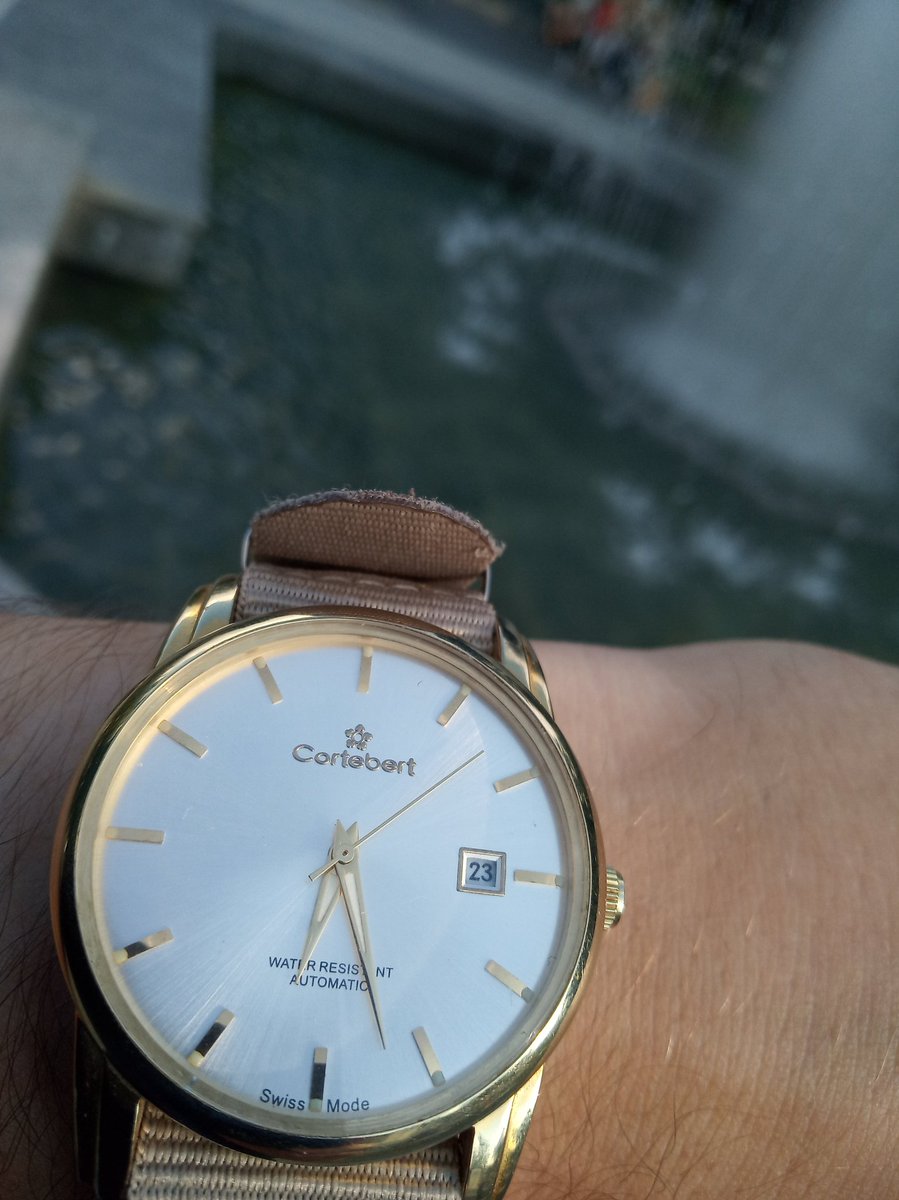 Zvezdichko's tweet photo. Wrist shot of the day - modern #Cortebert 
#watches #horology https://t.co/JHbXn9TxyU