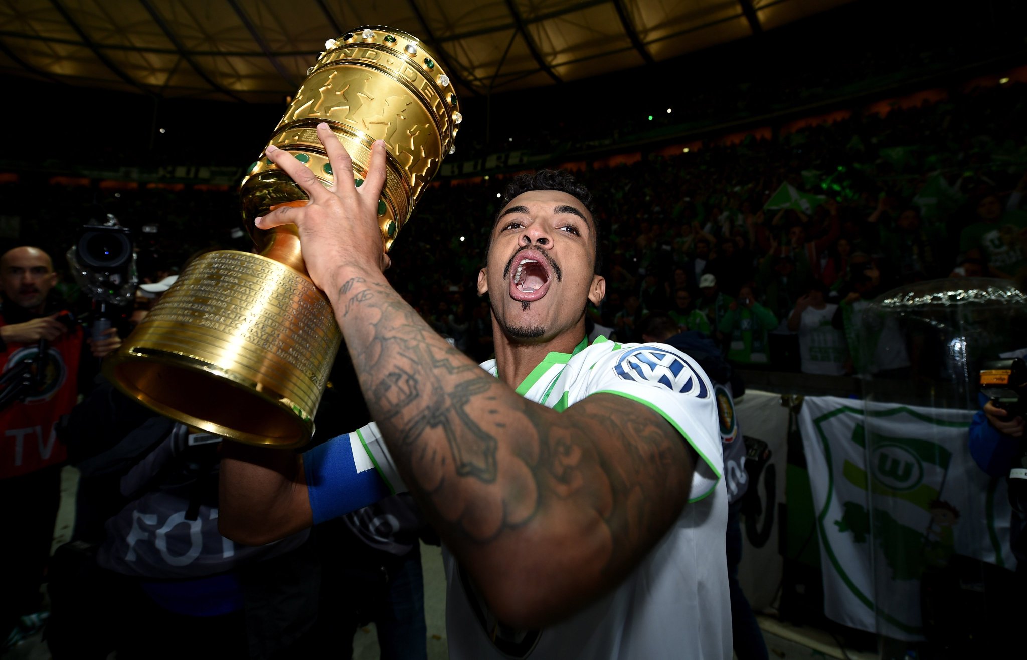 Happy Birthday to former Wolf, Luiz Gustavo! Happy 3  3  rd! 