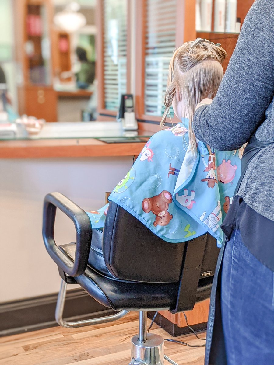 baerfam's tweet photo. A little #Throwback for you! I visited my local Fantastic Sams Cut &amp; Color pre COVID-19, and am sharing below what my experience back in January was like! #ad @FSHairSalons #FantasticSams https://t.co/WQIm2cxm9g https://t.co/4Tuui0yCGY