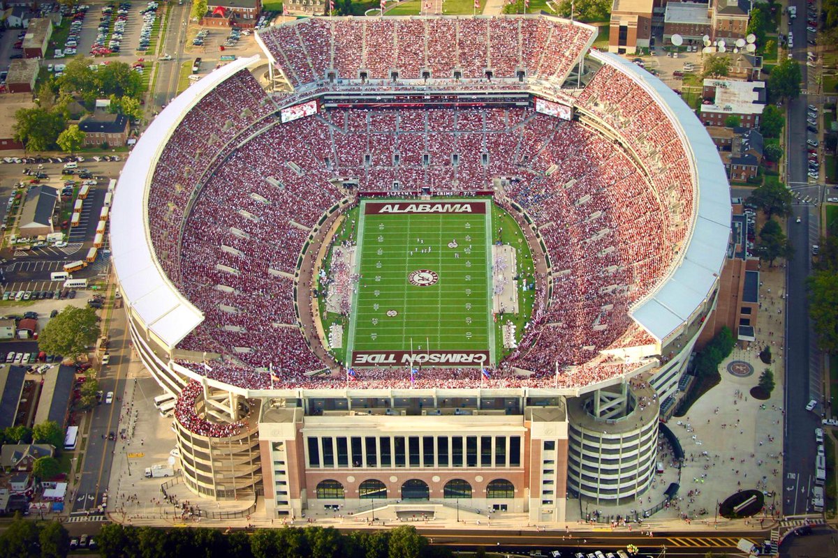 AmazingColleges's tweet photo. University of Alabama • Tuscaloosa, Alabama https://t.co/snEZ43UTc8