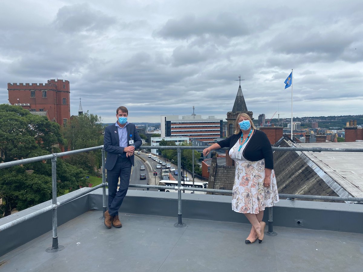 JSomers_'s tweet image. Just admiring the view over the fabulous City of Sheffield with Sally Shearer from the roof area outside the amazing new aseptic unit at Sheffield Children’s which will prepare chemotherapy, parenteral nutrition and a range of intravenous additives in a sterile environment.