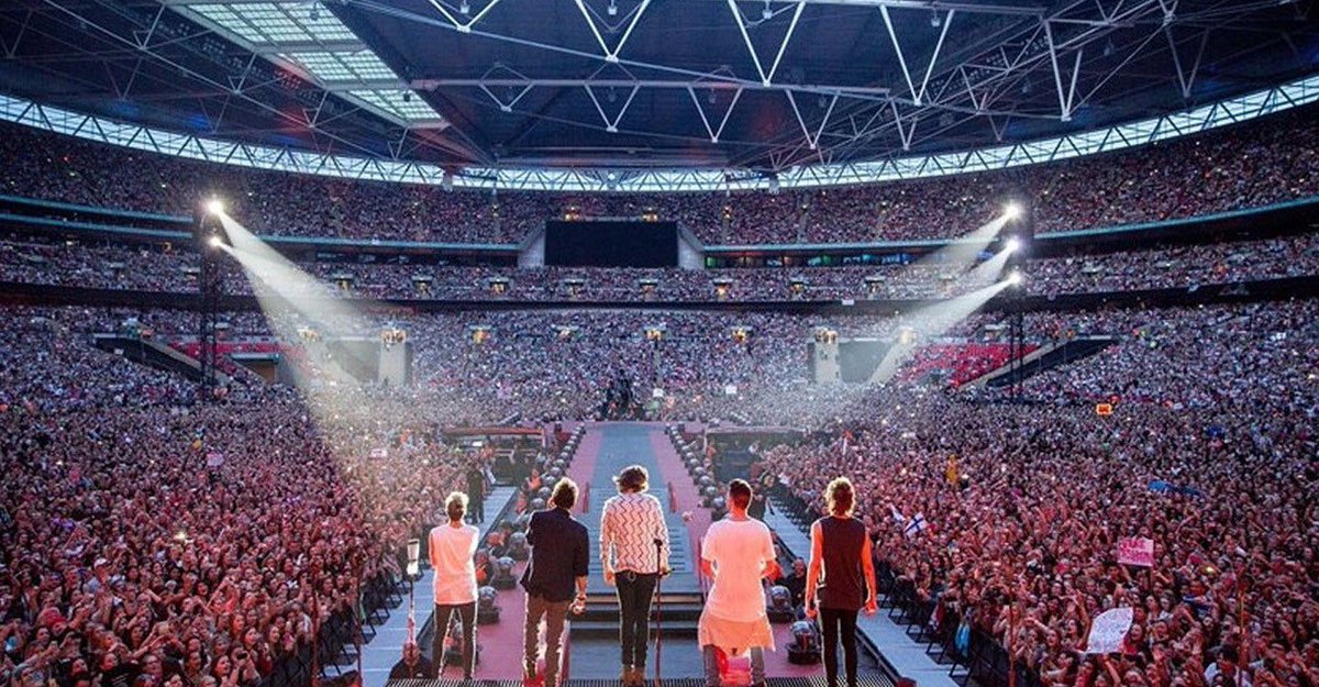 talkswatermelon's tweet image. one direction, thank you for the best years of my life, and making me so happy. i’m so grateful that you became a such a big part of my life, and i’m so proud of how far you’ve come in the past ten years. thank you for everything.

#ThankYouOneDirection 
#10YearsOfOneDirection