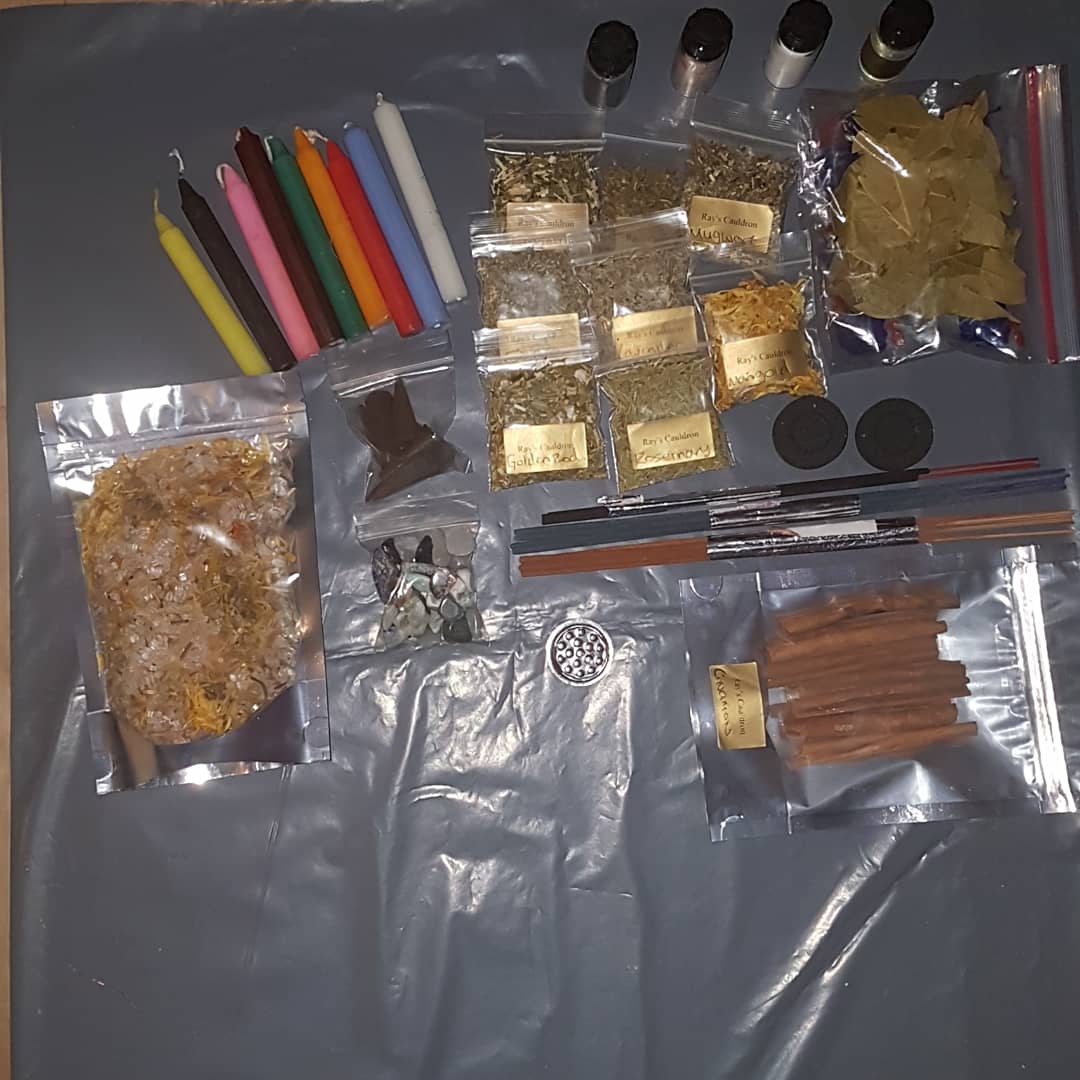 CauldronRays's tweet photo. Witch boxes for beginners small and medium-sized can do custom just message me directly or follow me on facebook link below ..
Small £35 
Medium £45 
Uk price 
can post international on request ..
Check out the cauldron..
#etsyuk #ETSYSHOP #etsysocial 

https://t.co/lhAmjqqlYQ https://t.co/yRUWN06mxG