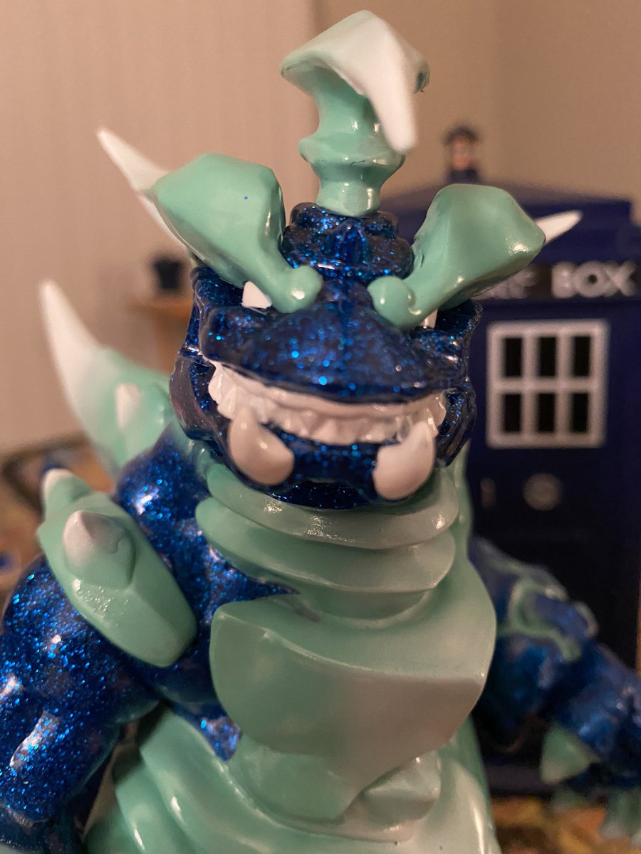 TheMonsterIsla1's tweet photo. I may not be @ET13Productions (though I do love photography), but here are photos I snapped last week of the limited edition Megadon figure from the upcoming video game #DawnoftheMonsters. I bought it from Seismic Toys during #KaijuConLine. Yes, I’m an uber-nerd. 😜 

@13amgames https://t.co/9PFQHtyG0k