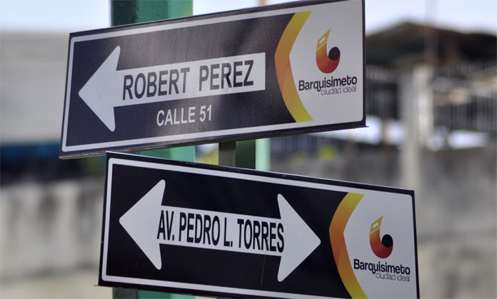 ElInformadorVE's tweet photo. #23Jul Quitan el nombre de Robert Pérez a la calle 51 de Barquisimeto https://t.co/yjuhcjKIkD #elinformadorve #elinformadorvenezuela #Venezuela #Deportes #Ciudad #ParedNegra #RobertPérez #Calle51 https://t.co/i6wTHkLibq
