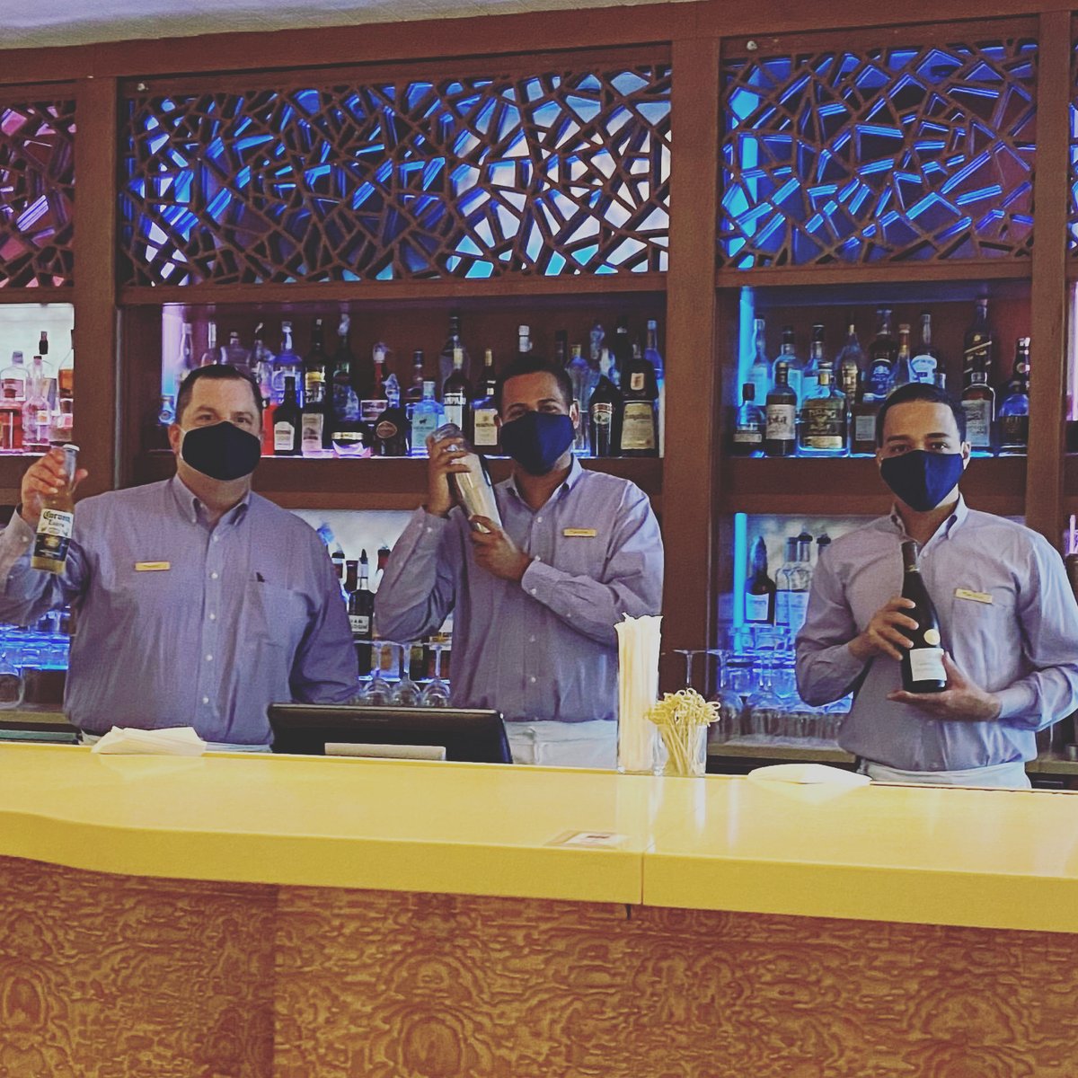 You may not be able to see the smiles under the masks but trust us, they were there as we welcomed back some of our beloved guests last night! 
 
We are here, whenever you’re ready.  😊
 
#tamoboston
#bostondining
#bostonfoodie
#seaporthotel
#seaportboston
#boston
#bostoneats