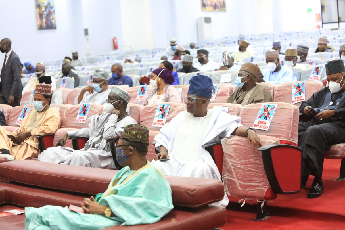 Sen_SadiqUmar's tweet photo. Everyone at the book launch is practicing Social Distancing and also using their face mask
#TakeResponsibility 
@NCDCgov @NGRSenate @nassnigeria @SPNigeria @DrAhmadLawan  @NGRSenate @DrAhmadLawan @GuardianNigeria @TheNationNews 
@CoolFMNigeria
#HowIBecameASenatorIn30Days https://t.co/XBSOTbmOwK