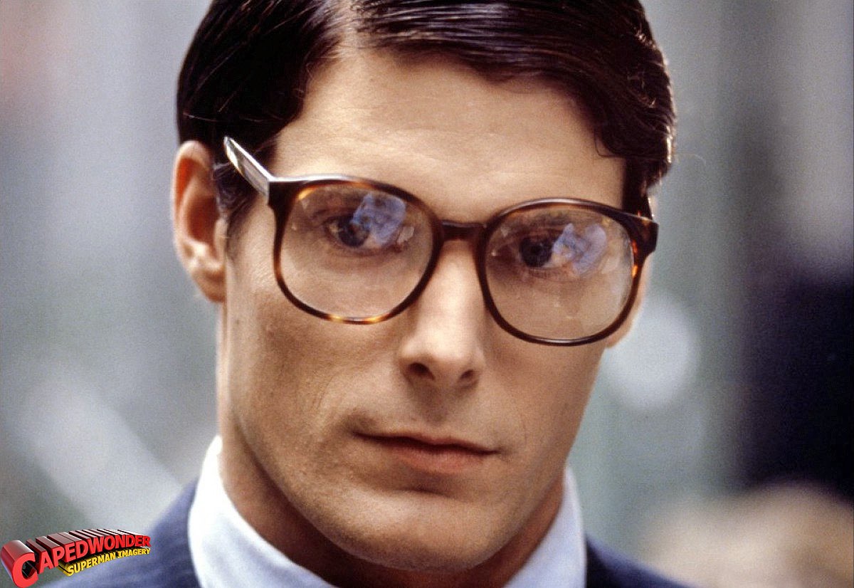 CapedWonderJim's tweet photo. I believe we are seeing Richard Donner in the reflection of Christopher Reeve's Clark Kent glasses in this photograph. #clarkkent #clarkkentglasses #superman #reevesuperman #supermanthemovie #metropolis #newyorkcity #nyc #christopherreeve #christopherreevelegacy #reevesuperman https://t.co/YksQsp92xs