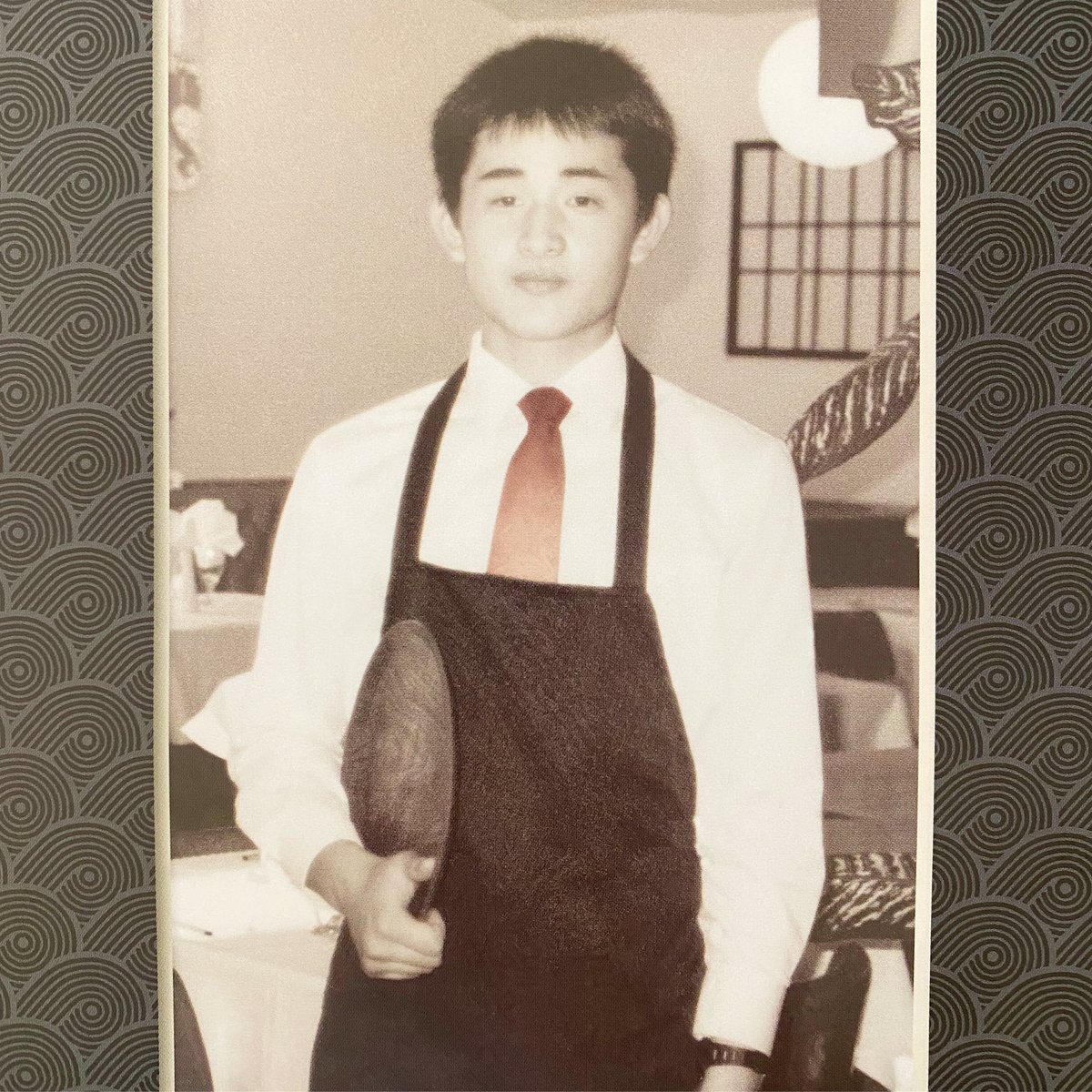 corneredbf_io's tweet photo. I NEVER say that I DESERVE anything. This pic was taken 35yrs ago when I just moved to America with nothing. 😁
#NothingIsMine #EverythingIsAGift #Gratitude #GodsGrace #LovingMyLife #LoveOthers ❤️ https://t.co/zCvA3mpM3g
