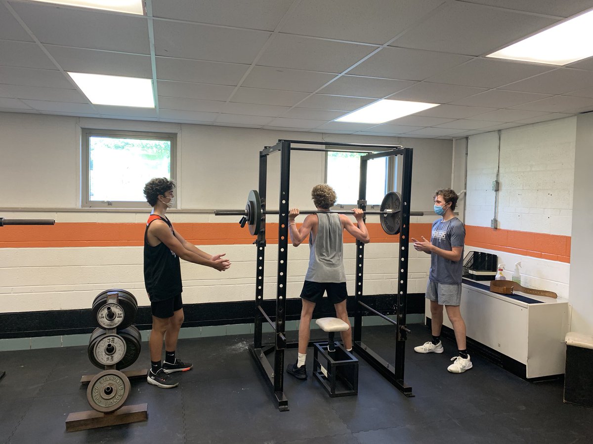 WaterlooHoops's tweet photo. Proud of the guys working hard this week and following the safety guidelines! Returning junior, @ianschrader1 warming up this morning! https://t.co/gWvlzr3trP