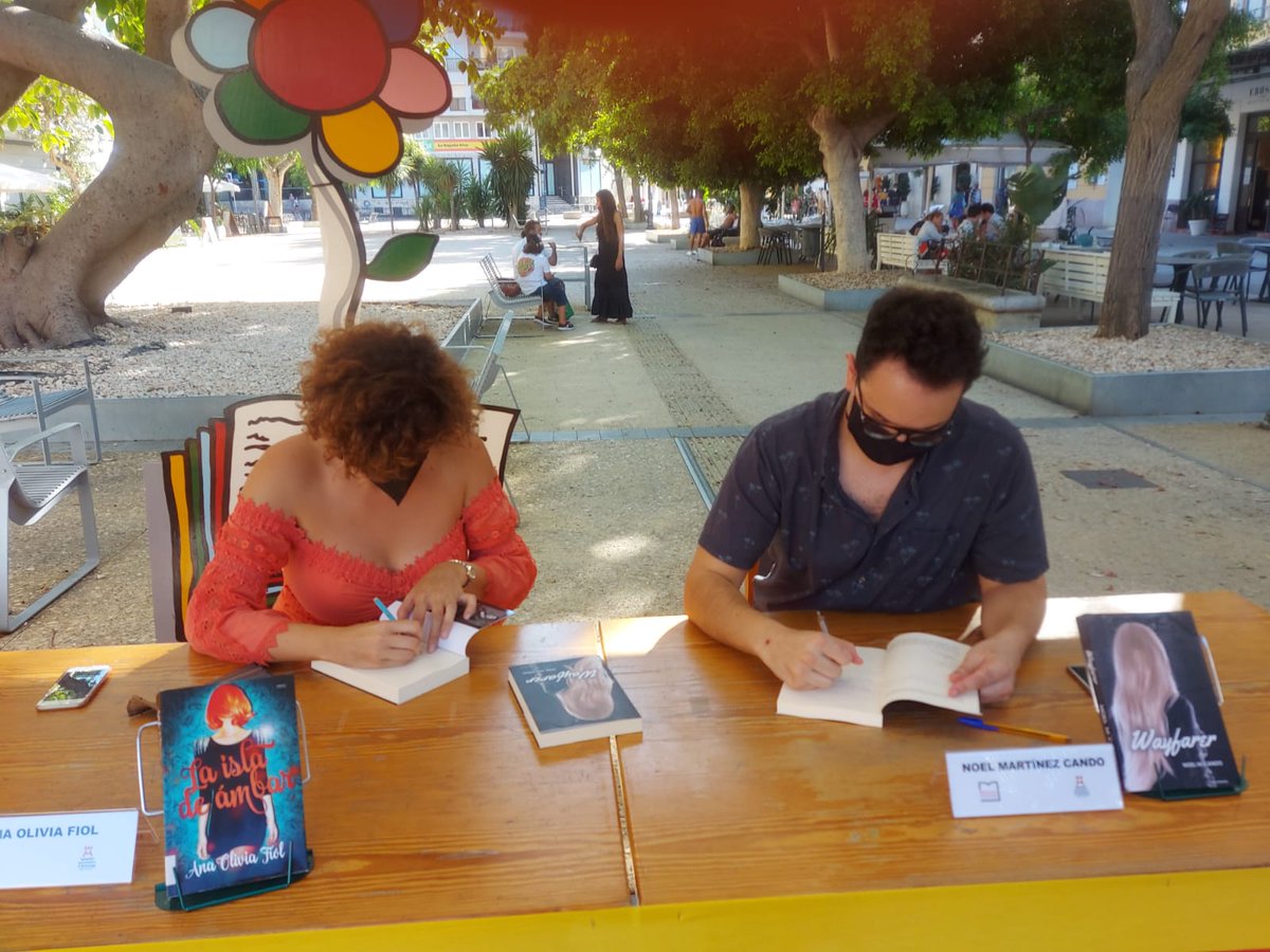 NoelMCando's tweet photo. Día del Libro en Ibiza, con Ana Olivia Fiol. https://t.co/ONG6ckOCjB