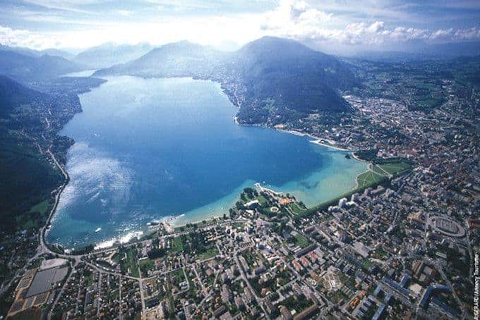 jettingaround's tweet image. Today's #JAchat is #justforfun: What's on your mind? Answer with a word, photo, or gif. 📷 I'm thinking about my upcoming trip to this gorgeous place, Lake Annecy in France. #travel