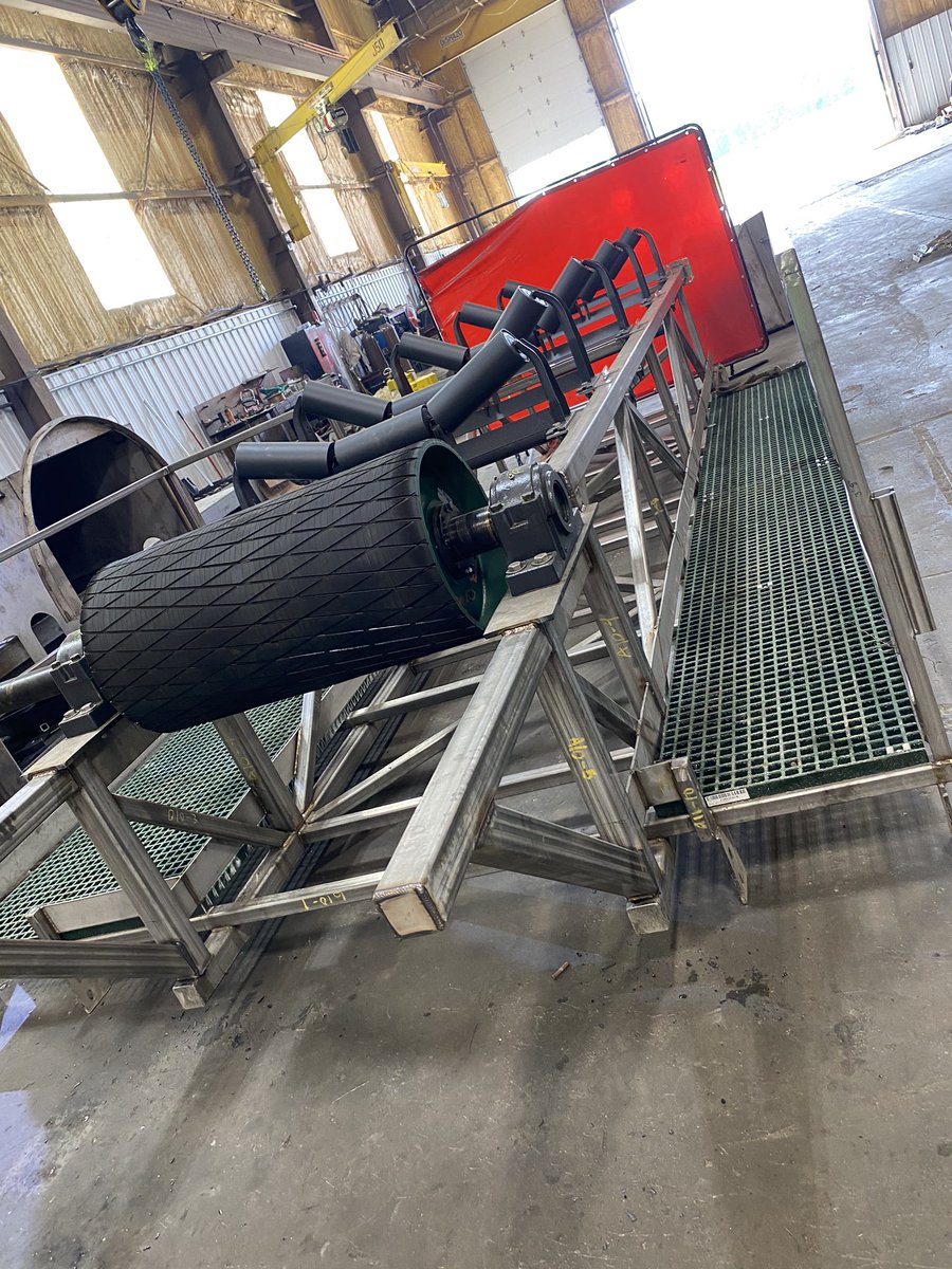 Update on our conveyor project! The team is progressing well on the header portion! 

#conveyor #progress #project #update #castlen
