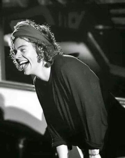 thestylesfandom's tweet image. a decade of your beautiful laugh. to ten.