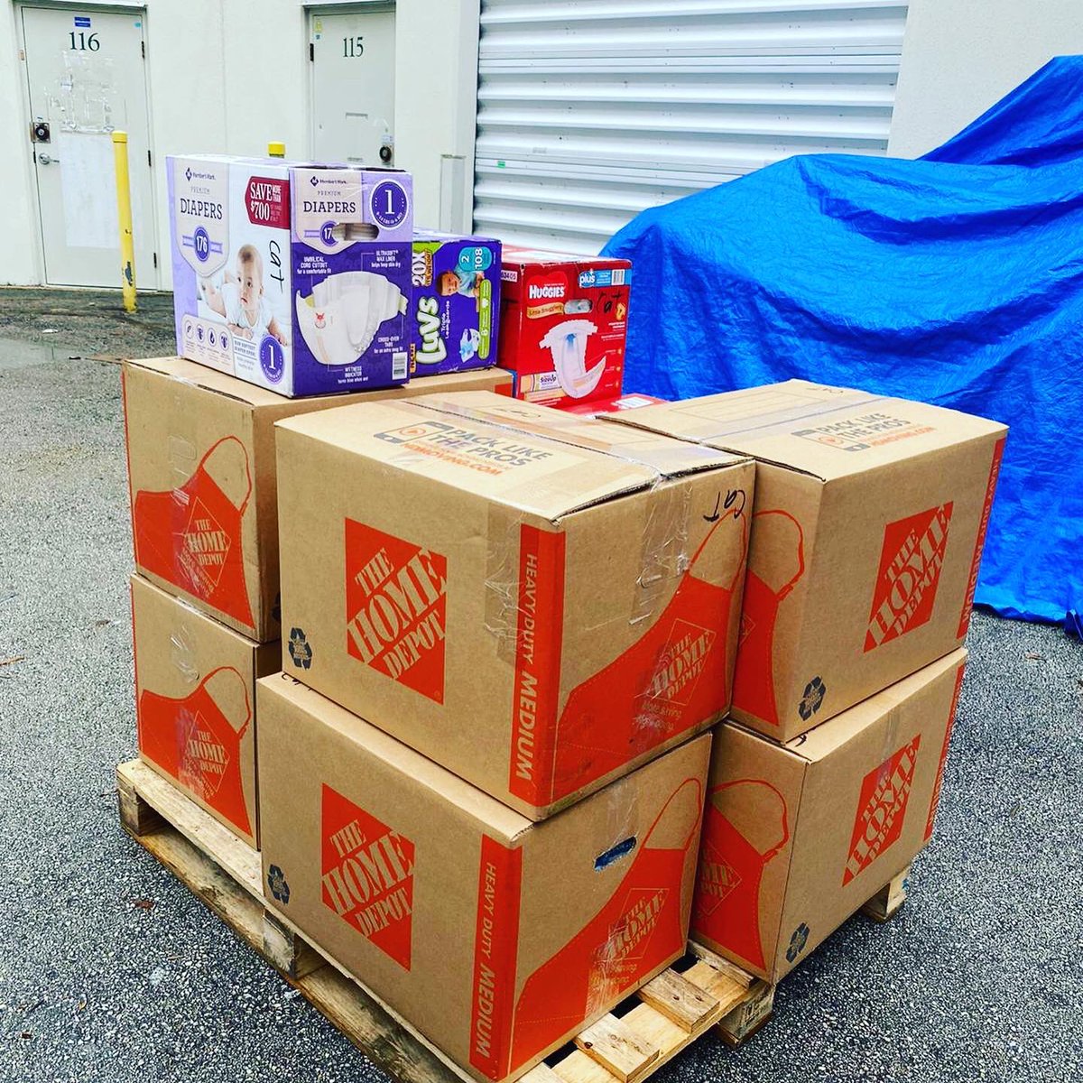 MasisMoreFound's tweet photo. Felices de tener todo este cargamento de donaciones para nuestros niños en Vzla, ya pronto llegarán para ser repartidas!!!! Miles de gracias y bendiciones #ydalevidaaunniño💛💙❤️ https://t.co/7qbW06V9Cy