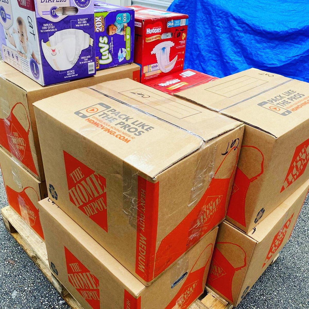 MasisMoreFound's tweet photo. Felices de tener todo este cargamento de donaciones para nuestros niños en Vzla, ya pronto llegarán para ser repartidas!!!! Miles de gracias y bendiciones #ydalevidaaunniño💛💙❤️ https://t.co/7qbW06V9Cy