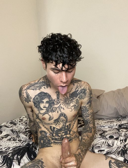 i want to see you take it all  >:) https://t.co/7o11LF48Gs