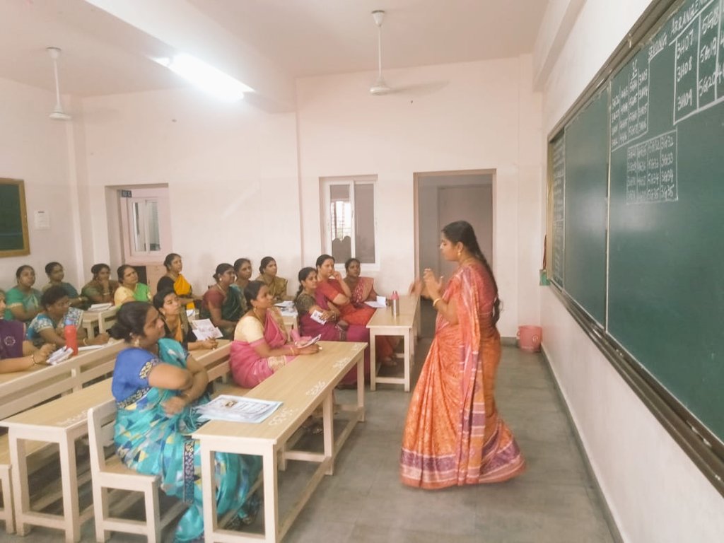 DMIT_SOFTWARE's tweet photo. #DMIT CHENNAI TEAM  - #MASTERMINDGROUP 

Explaining the concept of #Dmit to the teachers of @VelammalVid 

For more info, Visit: https://t.co/1erKASnS0v 
Or Call : Mr.Gautham Shankar (Chennai Associate)
+919962739933

#DmitTest #DmitCounselling #DmitSoftware #DmitFranchise https://t.co/hkGAdLAJyw