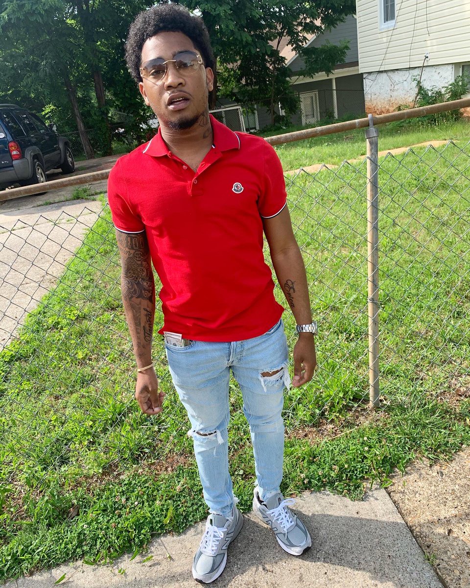 _Shawnman's tweet image. We going trap this bitch out until the feds come! 🏚💰💫 #QuietMoney