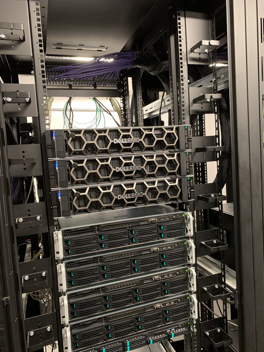 crsaat_it's tweet photo. Our new @DellEMC servers are looking mighty fine @thersaacademy to provide our students and staff a reliable, secure and scaleable server infrastructure. https://t.co/evVkXsAU0S
