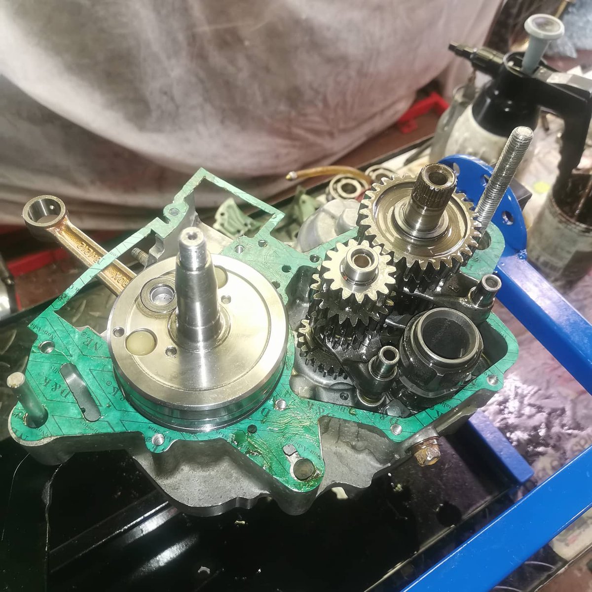Linksmc's tweet image. A little cr 125 rebuild today.
