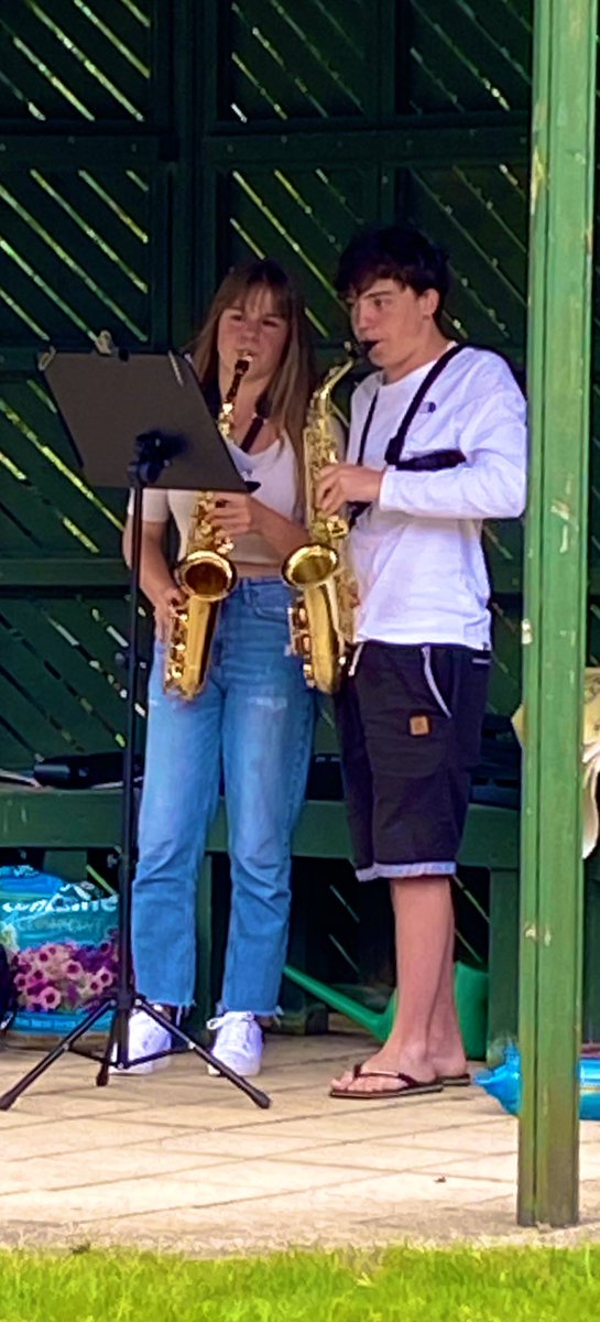 JourneauxMoyra's tweet photo. @MeganOConnor11 Séamus and Chloé loved playing for the residents at #Sandybrook @GovJersey today. #JerseyAcademyOfMusic students @DLSjsy https://t.co/gaYNUtXgcv