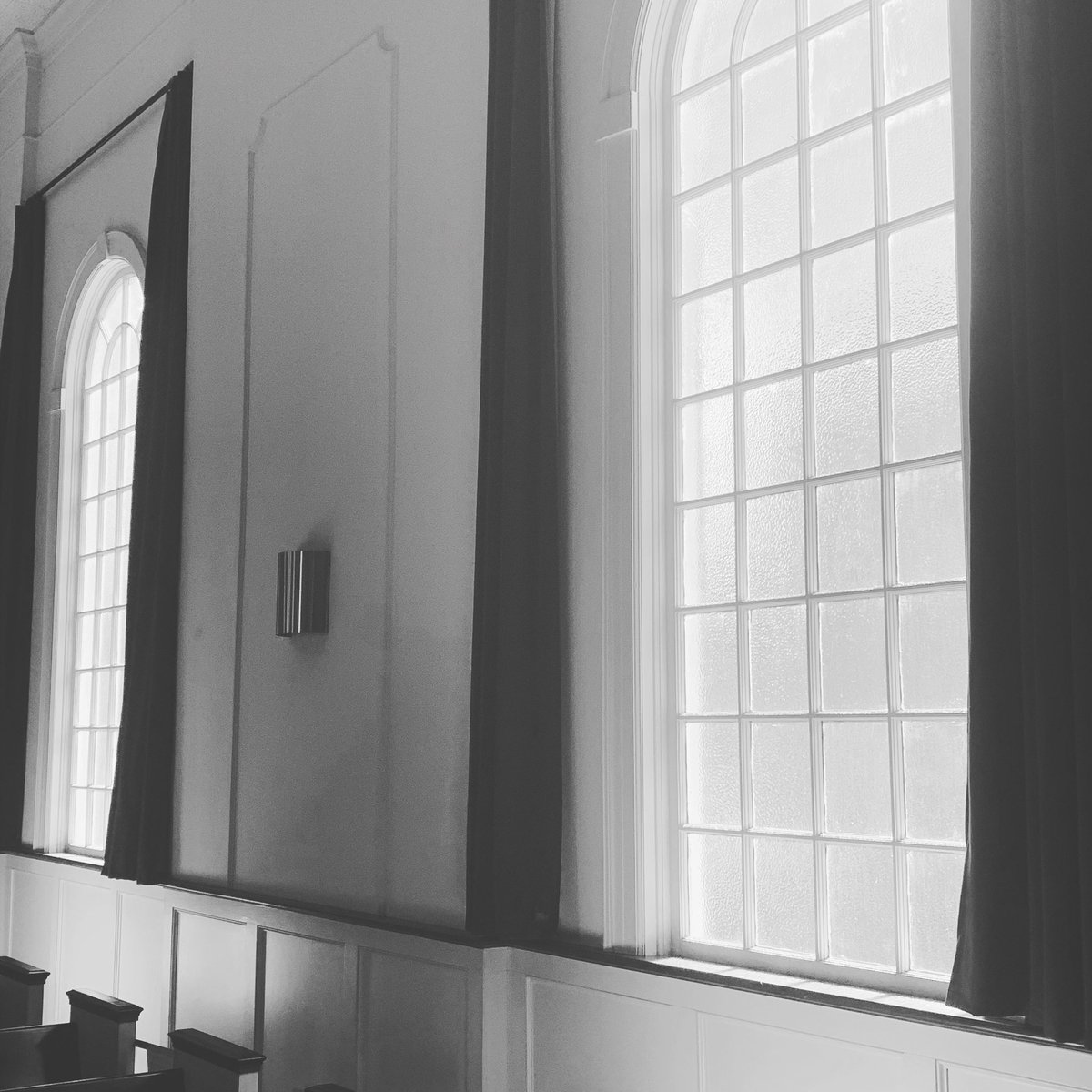david_barfield_'s tweet photo. The afternoon sun coming through the windows of the sanctuary @capstonechurchsc always seems to invite me to pray remembering Gods warmth, illumination and faithfulness. #Godspots #prayerworksbestwithfrequnecy https://t.co/cqkyHt8UP1