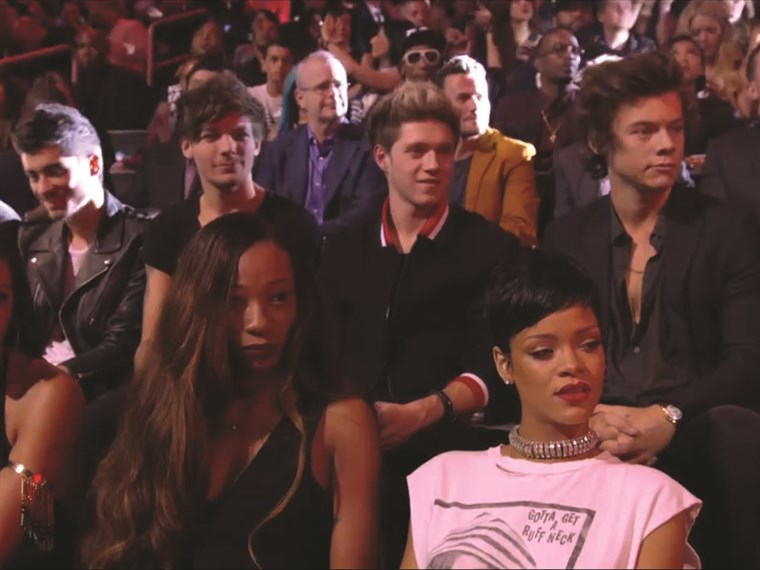 Unforgettable the reactions of the other artists from the crowd. Miley also stated "Me and Robin the whole time said, 'You know we're about to make history right now.'"