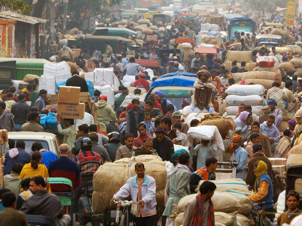 8/ We have only 2.5 % landmass & 4% freshwater sources of the world to cater to ~16% of world's population. To compound the issue, the increasing population is getting rapidly concentrated in already stressed urban areas resulting in serious ecological & social implications.