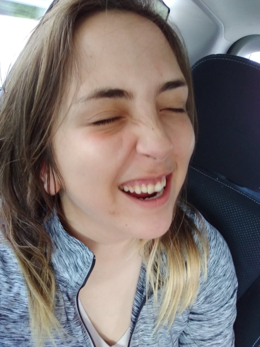 basicwaifu18's tweet photo. I bought weed legally for the first time. Here's a lovely picture of me cheesin. https://t.co/nOusHNUFIc